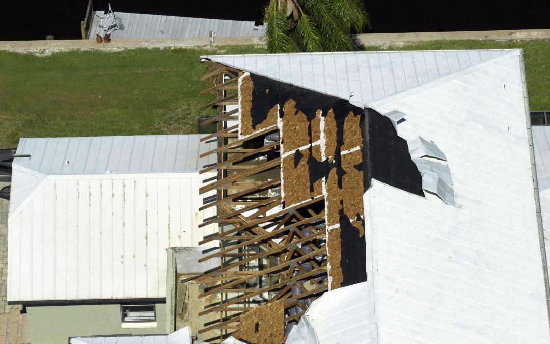 Emergency Roofing Response: Dealing with Leaks and Roof Cave-Ins